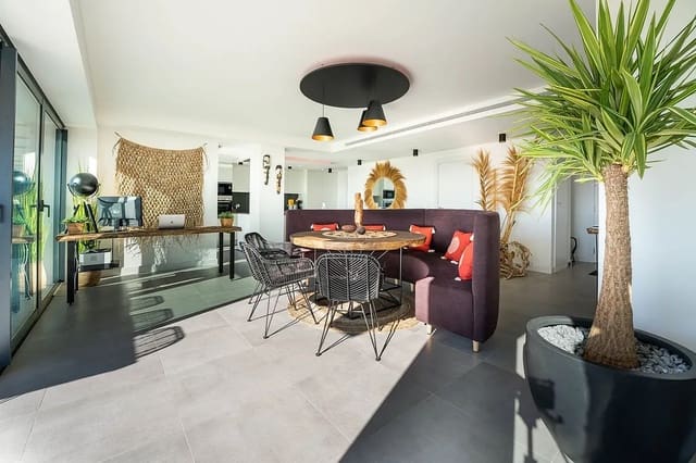 Apartamento de 3 habitaciones en La Concha - Resina Golf, Estepona en venta con piscina garaje - 799.000 € (Ref: 9574175)