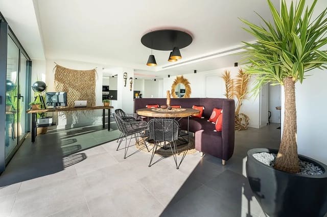 3 Zimmer Apartment zu verkaufen in Estepona mit Pool Garage - 820.000 € (Ref: 9574175)