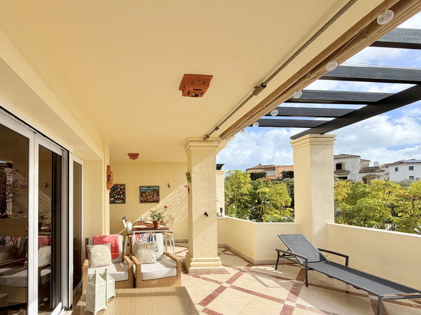 2 bedroom Apartment for sale in Casares with pool garage - € 425,000 (Ref: 9574176)