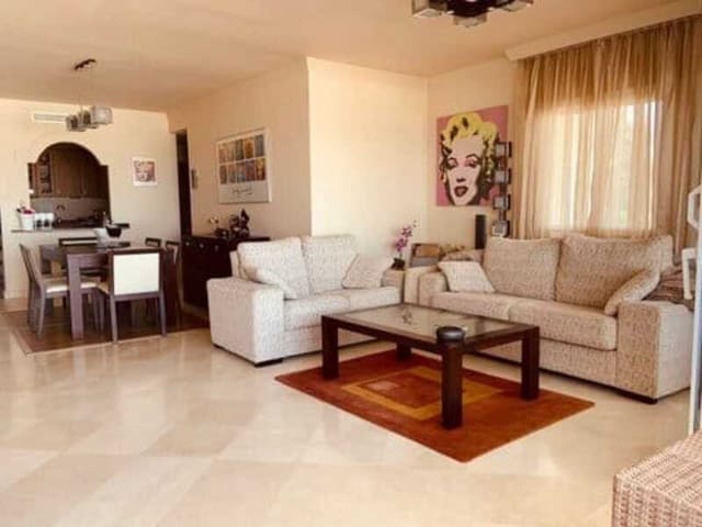 Apartamento de 2 habitaciones en Buenas Noches, Estepona en venta con piscina garaje - 565.000 € (Ref: 9582508)