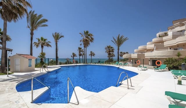 Apartamento de 2 habitaciones en Buenas Noches, Estepona en venta con piscina garaje - 565.000 € (Ref: 9582508)