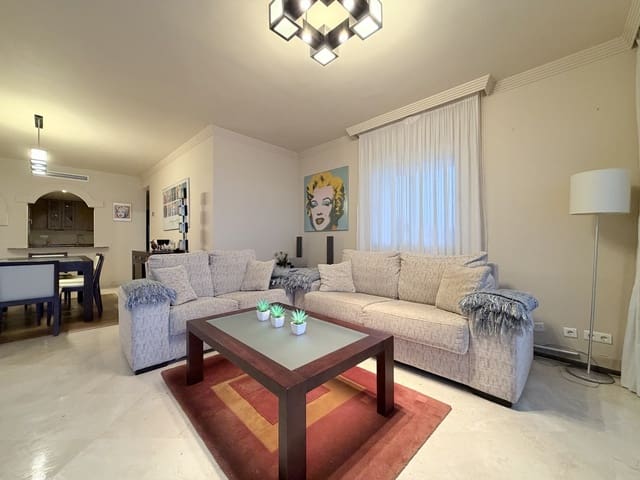 2 makuuhuone Huoneisto myytävänä paikassa Buenas Noches, Estepona mukana uima-altaan 
autotalli - 565 000 € (Ref: 9582508)