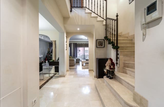 4 camera da letto Villetta Bifamiliare in vendita in Valle Romano Golf, Estepona - 665.000 € (Rif: 9594839)