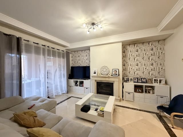 4 camera da letto Villetta Bifamiliare in vendita in Valle Romano Golf, Estepona - 665.000 € (Rif: 9594839)