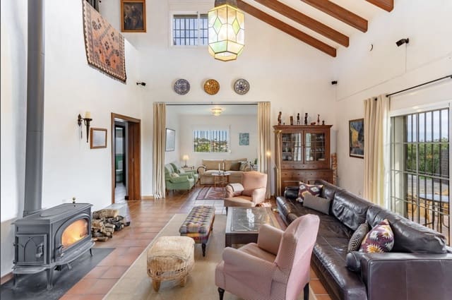 4 sovrum Villa till salu i Los Llanos, Estepona med pool garage - 1 300 000 € (Ref: 9599241)