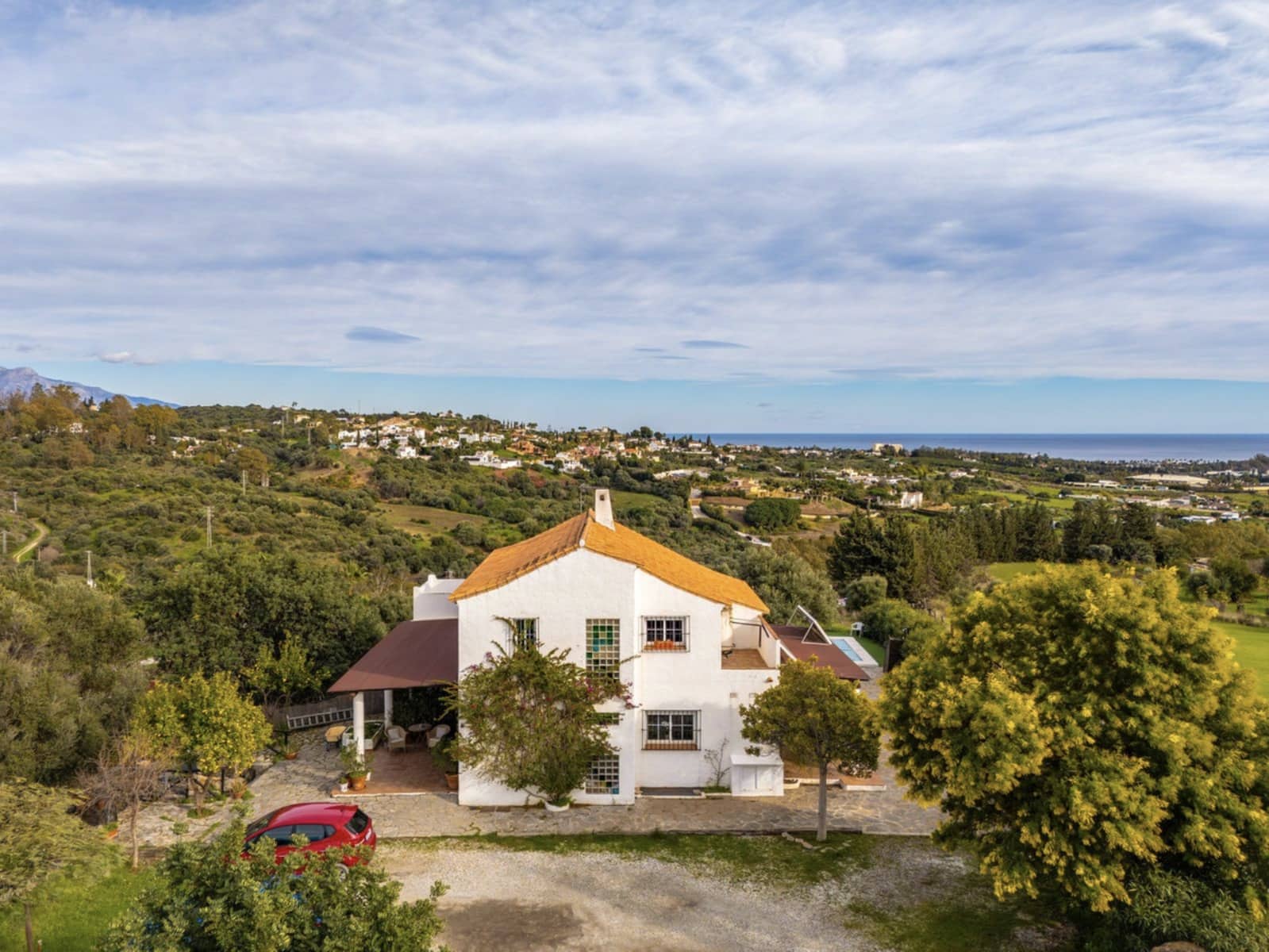 4 sovrum Villa till salu i Estepona med pool garage - 1 300 000 € (Ref: 9599241)