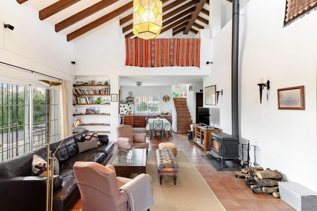 4 sovrum Villa till salu i Los Llanos, Estepona med pool garage - 1 300 000 € (Ref: 9599241)