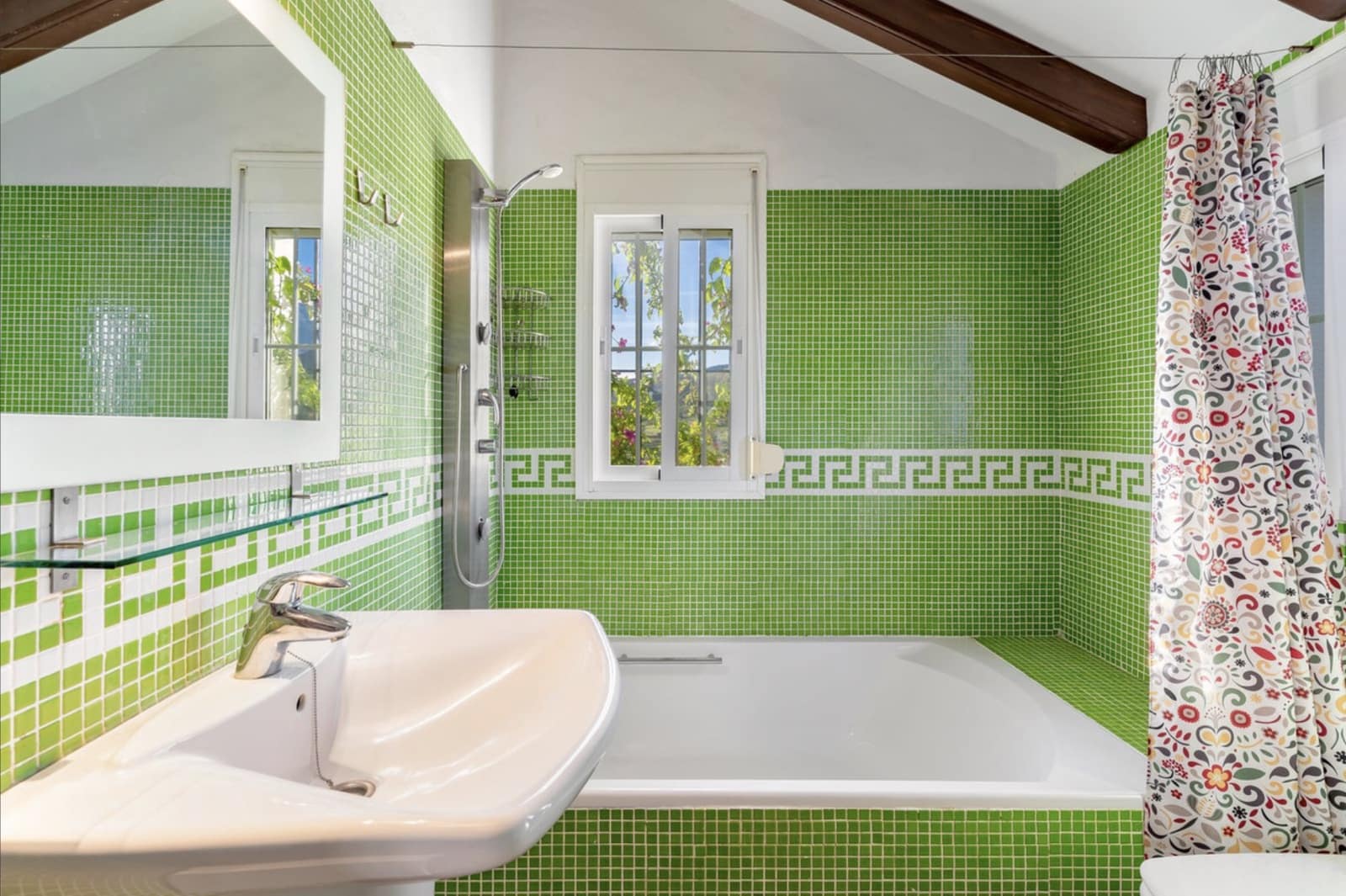 4 sovrum Villa till salu i Estepona med pool garage - 1 300 000 € (Ref: 9599241)