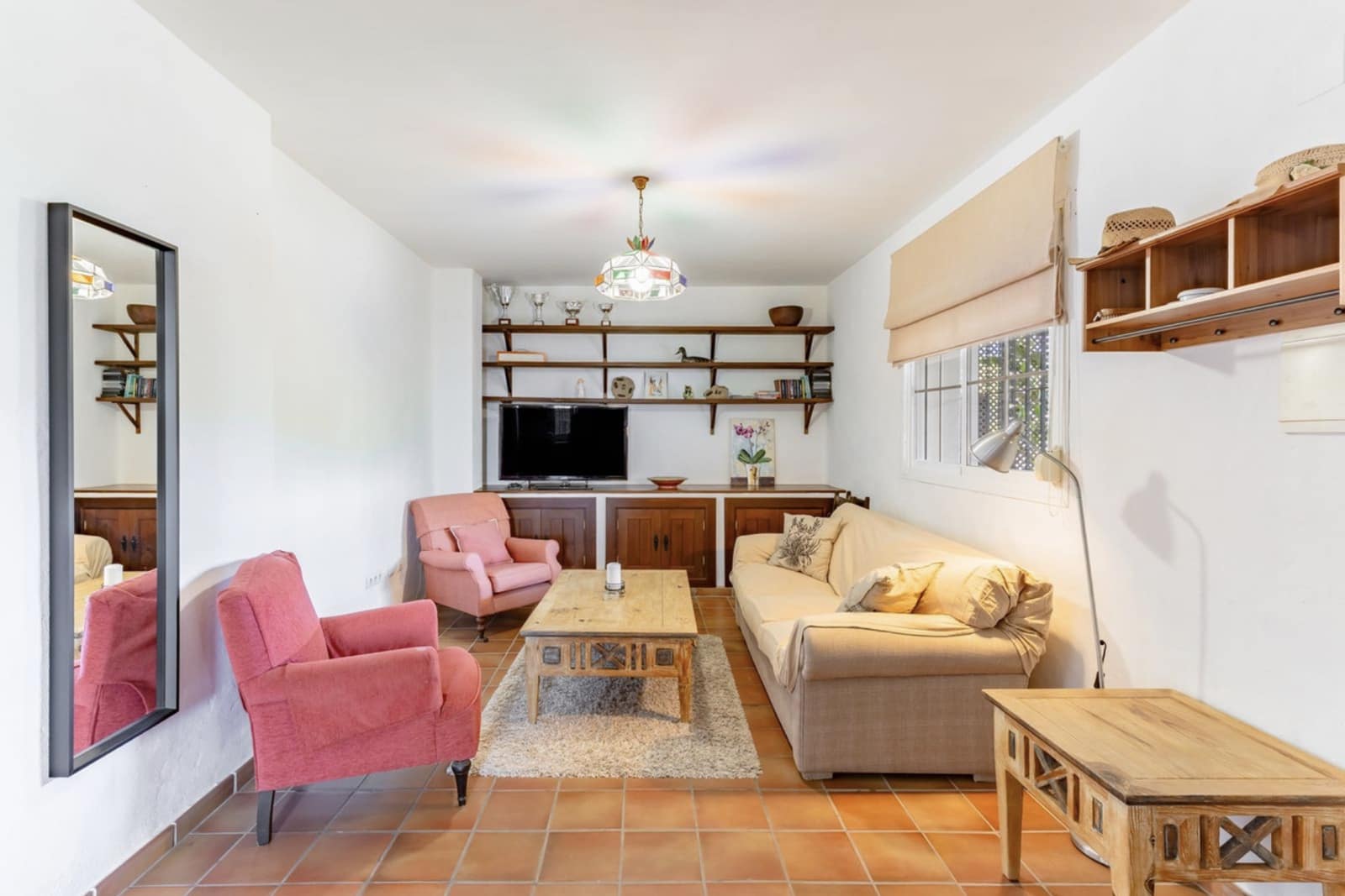 4 bedroom Villa for sale in Estepona with pool garage - € 1,300,000 (Ref: 9599241)