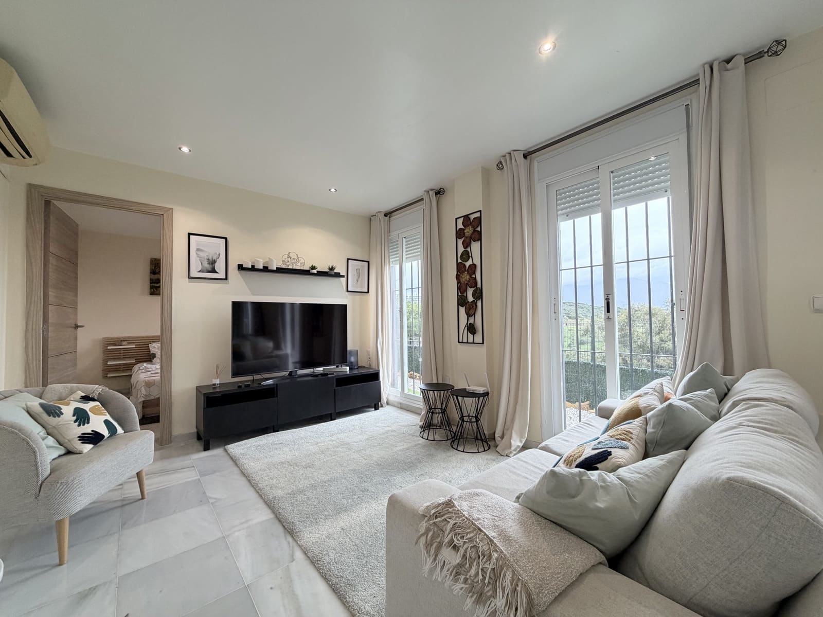 3 Zimmer Apartment zu verkaufen in La Duquesa / Puerto de la Duquesa mit Pool - 330.000 € (Ref: 9604834)