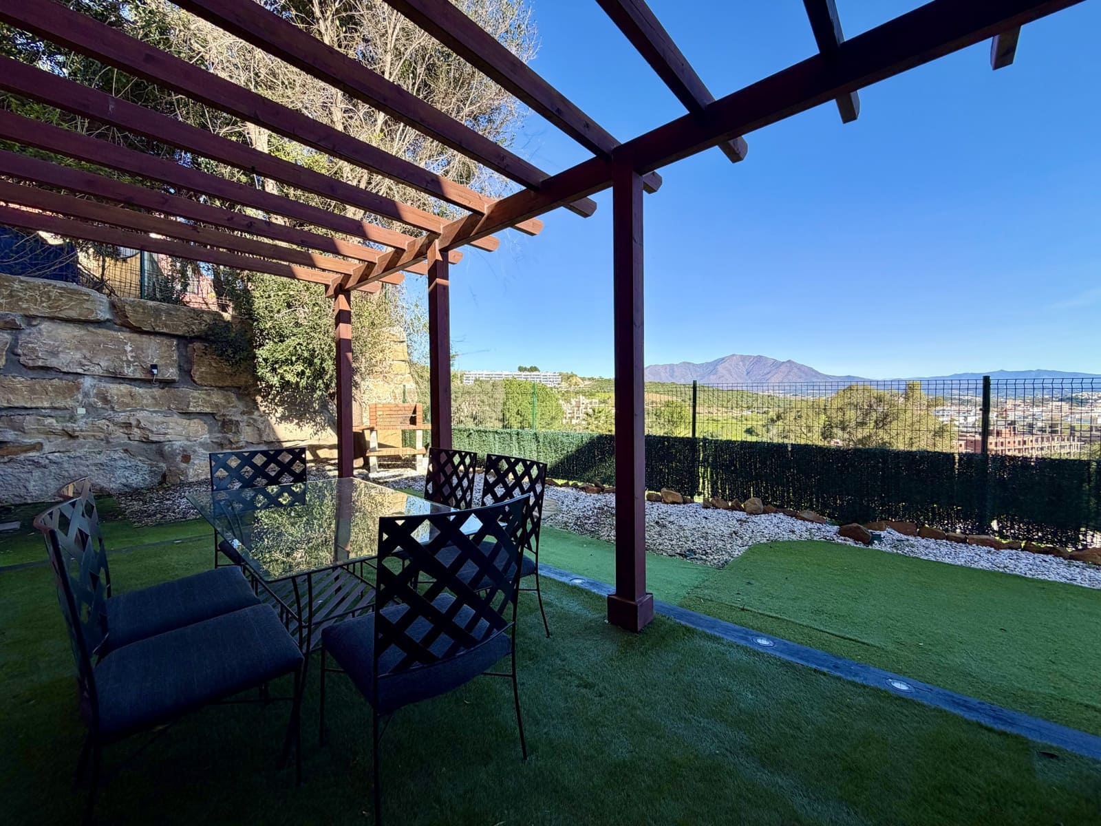 3 Zimmer Apartment zu verkaufen in La Duquesa / Puerto de la Duquesa mit Pool - 330.000 € (Ref: 9604834)