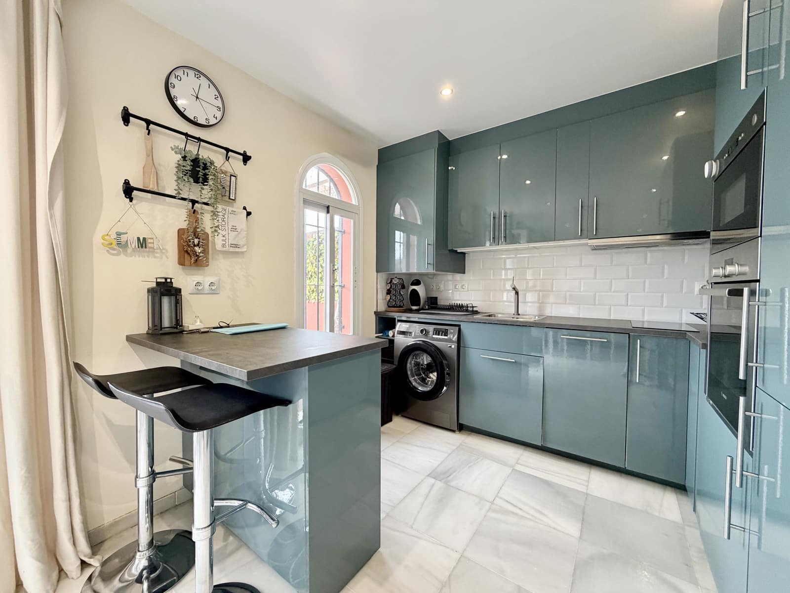 3 bedroom Apartment for sale in La Duquesa / Puerto de la Duquesa with pool - € 330,000 (Ref: 9604834)