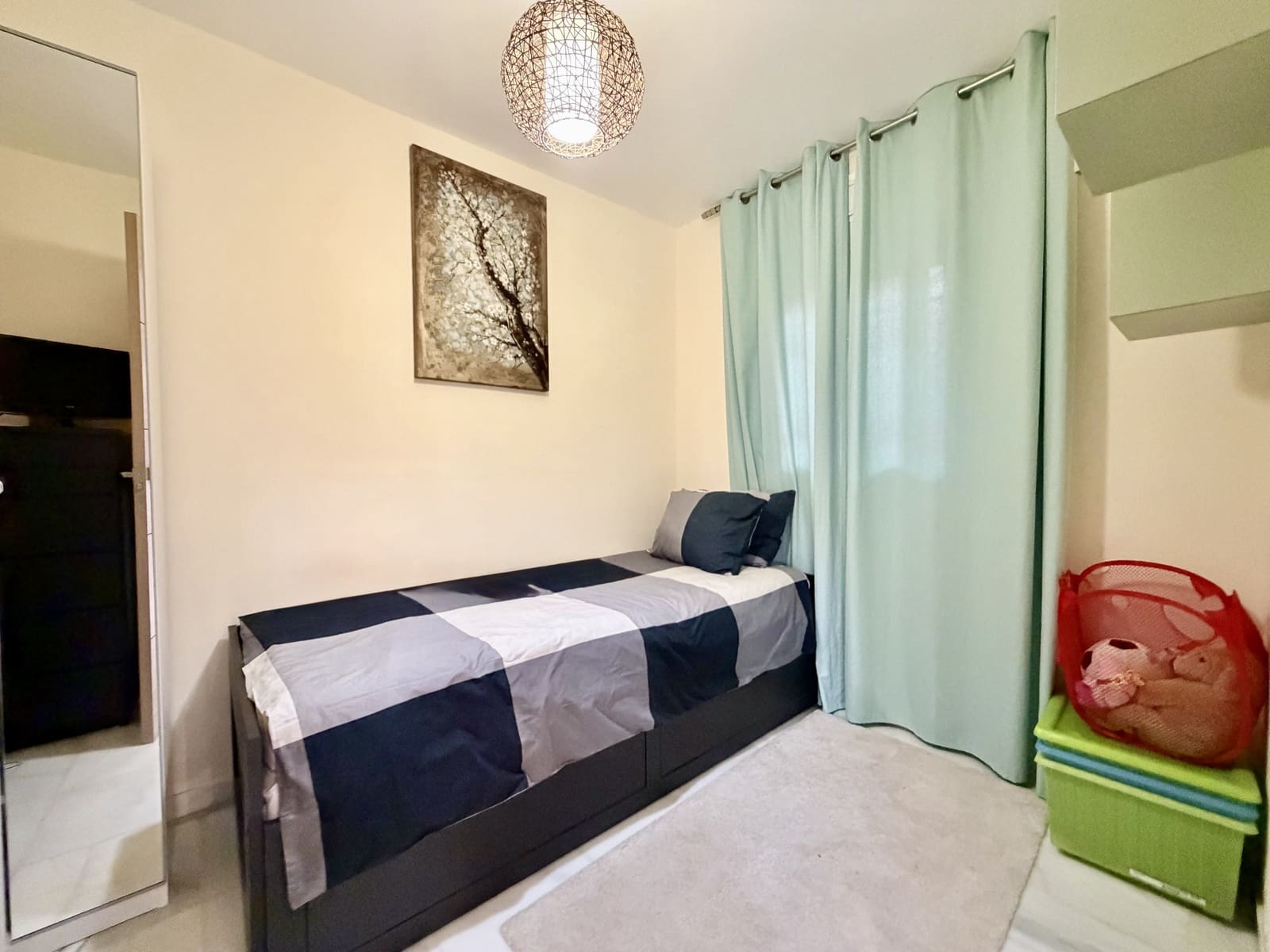 3 bedroom Apartment for sale in La Duquesa / Puerto de la Duquesa with pool - € 330,000 (Ref: 9604834)