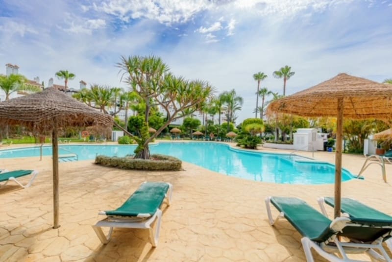 Casa de 4 habitaciones en Saladillo-Benamara en venta con piscina garaje - 1.475.000 € (Ref: 9625456)