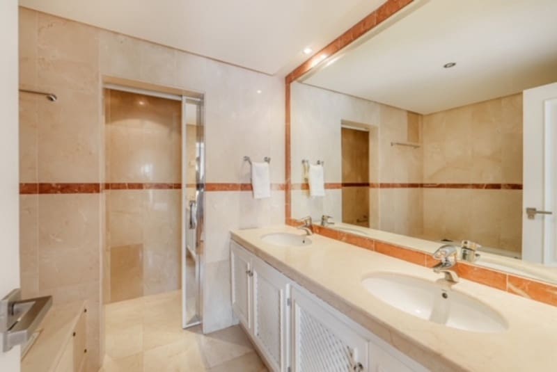 4 bedroom Townhouse for sale in Saladillo-Benamara with pool garage - € 1,475,000 (Ref: 9625456)