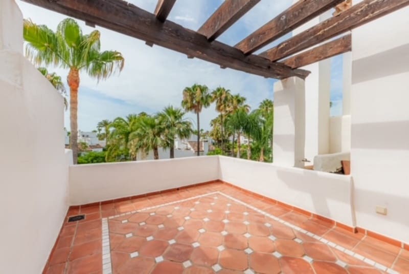 4 bedroom Townhouse for sale in Saladillo-Benamara with pool garage - € 1,475,000 (Ref: 9625456)