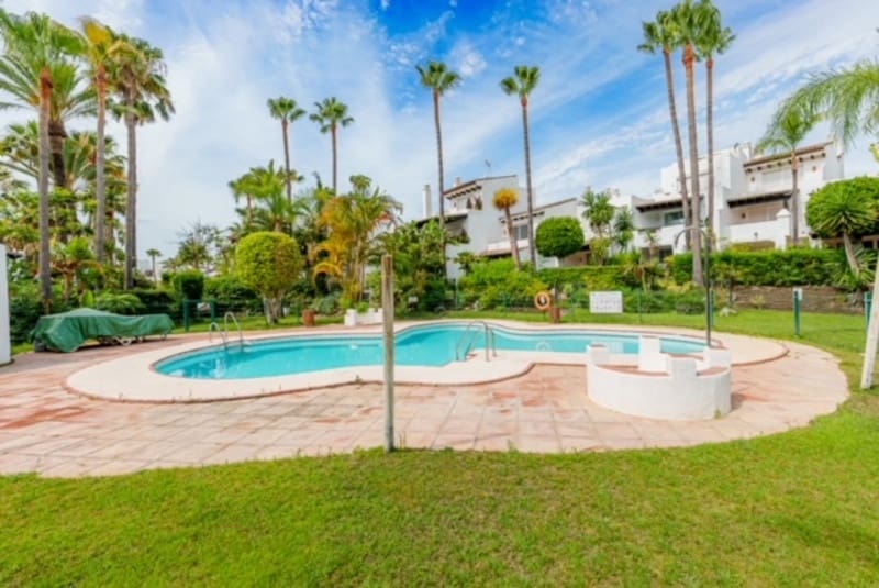 4 bedroom Townhouse for sale in Saladillo-Benamara with pool garage - € 1,475,000 (Ref: 9625456)