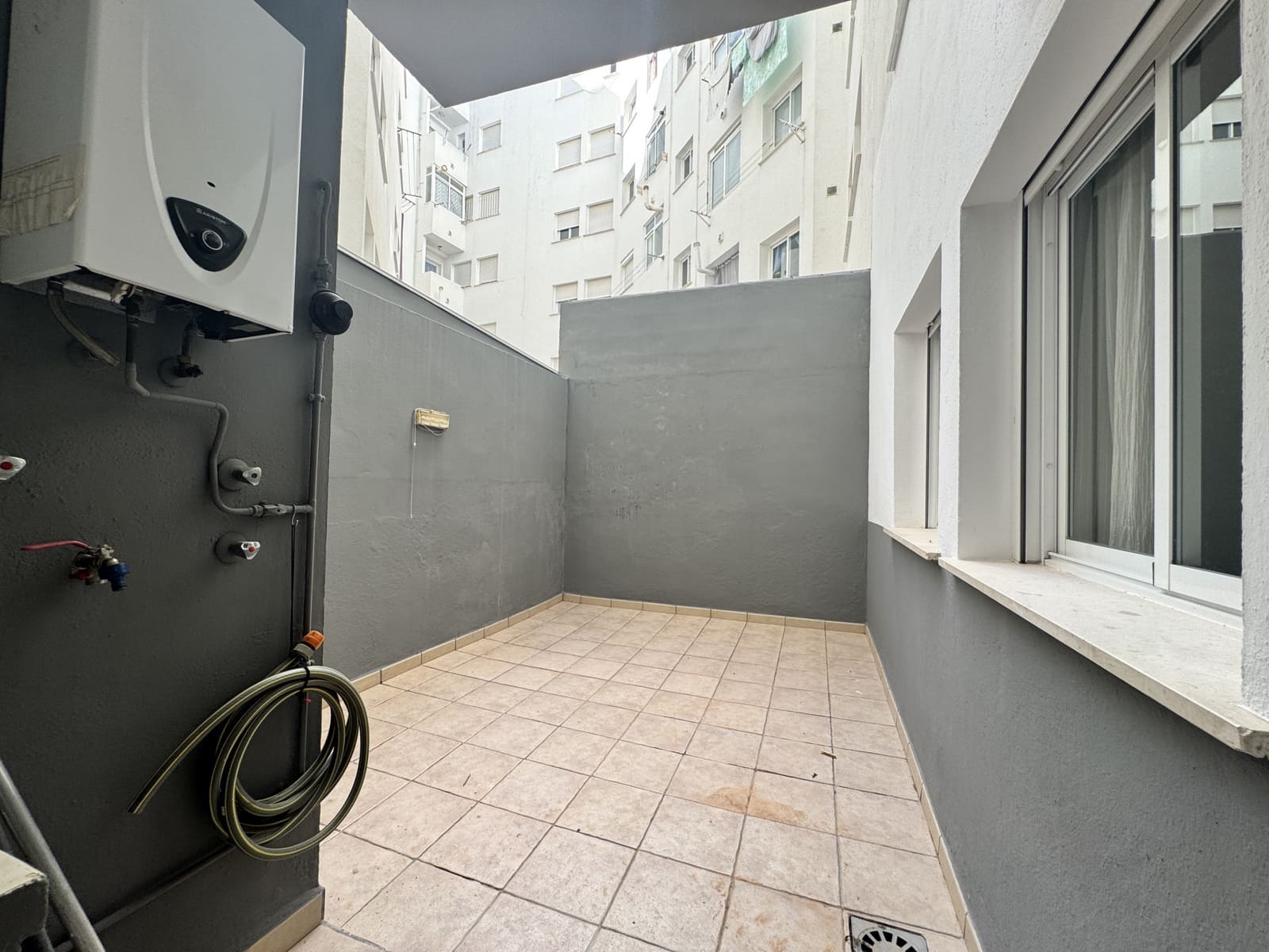 2 bedroom Apartment for sale in San Pedro de Alcantara with pool - € 275,000 (Ref: 9666183)