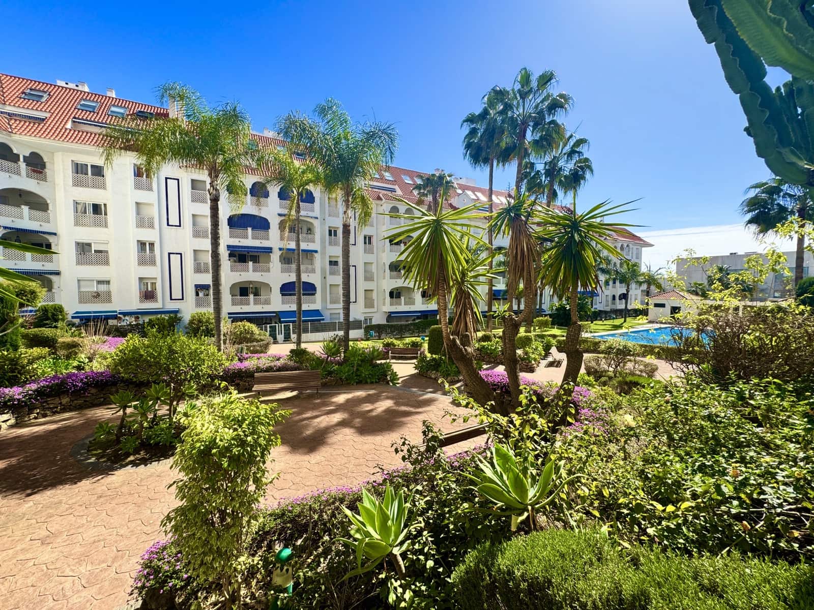 2 bedroom Apartment for sale in San Pedro de Alcantara with pool - € 275,000 (Ref: 9666183)