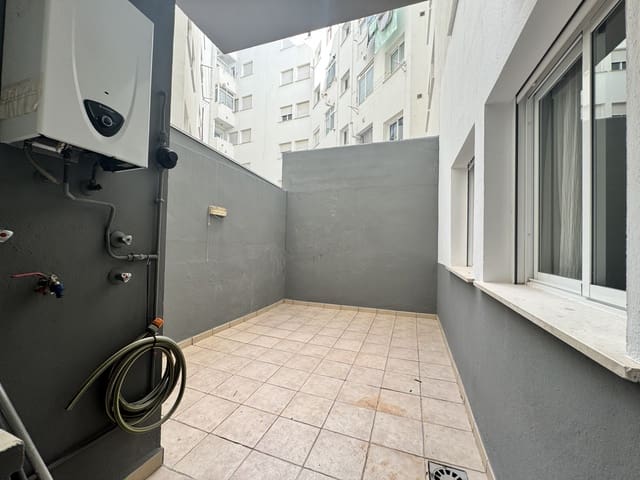 2 quarto Apartamento para venda em San Pedro de Alcántara Pueblo, Marbella com piscina - 255 000 € (Ref: 9666183)