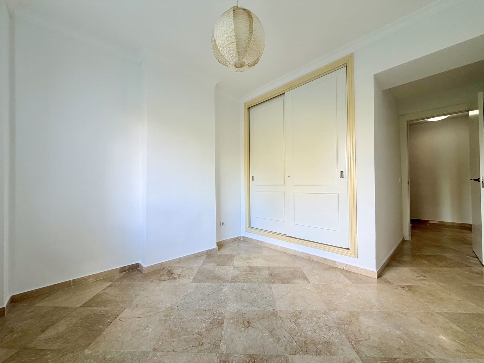 2 sypialnia Apartament na sprzedaż w Bahia de Casares z basenem garażem - 285 000 € (Ref: 9674004)