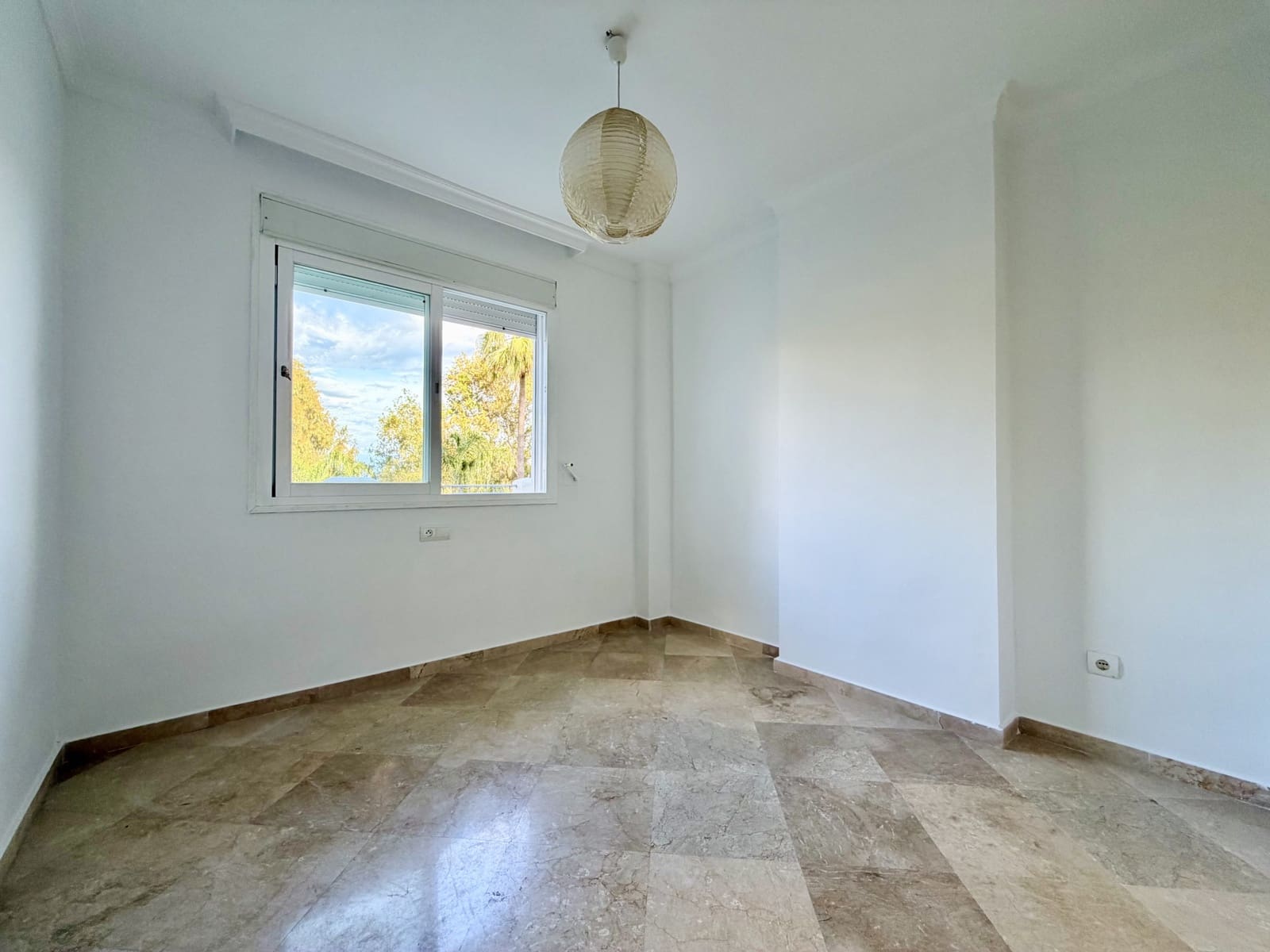 2 sypialnia Apartament na sprzedaż w Bahia de Casares z basenem garażem - 285 000 € (Ref: 9674004)