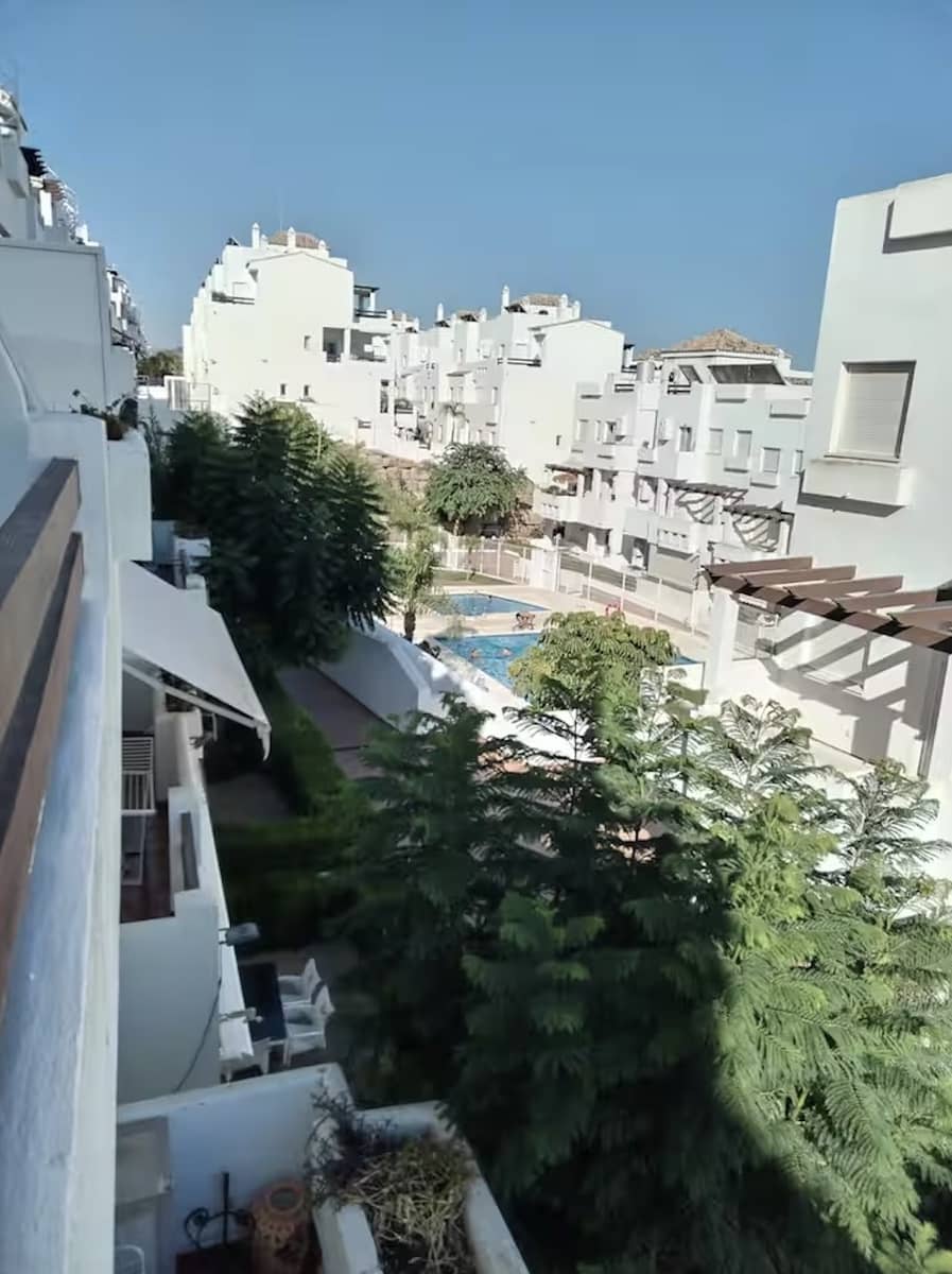 2 Zimmer Apartment zu verkaufen in Estepona mit Pool Garage - 280.000 € (Ref: 9677054)