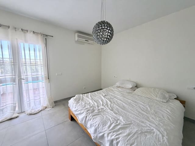 3 sovrum Villa till salu i Casares Pueblo, Casares med pool - 395 000 € (Ref: 9679661)