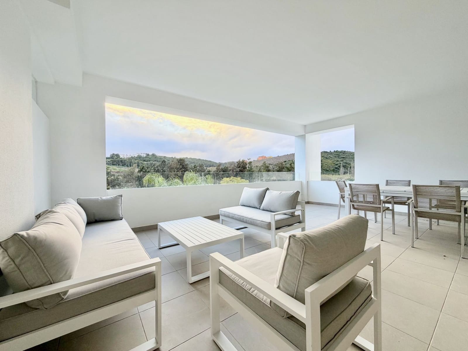 3 bedroom Apartment for rent in Casares with pool garage - € 2,200 (Ref: 9698184)