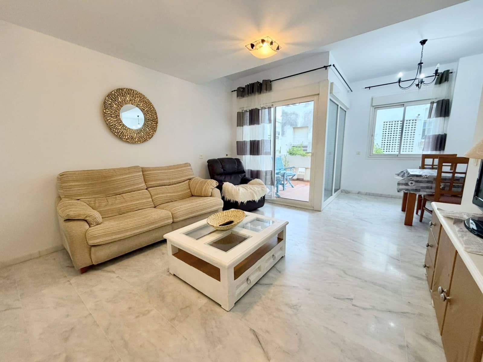 3 sypialnia Apartament na sprzedaż w Estepona z basenem garażem - 300 000 € (Ref: 9698186)