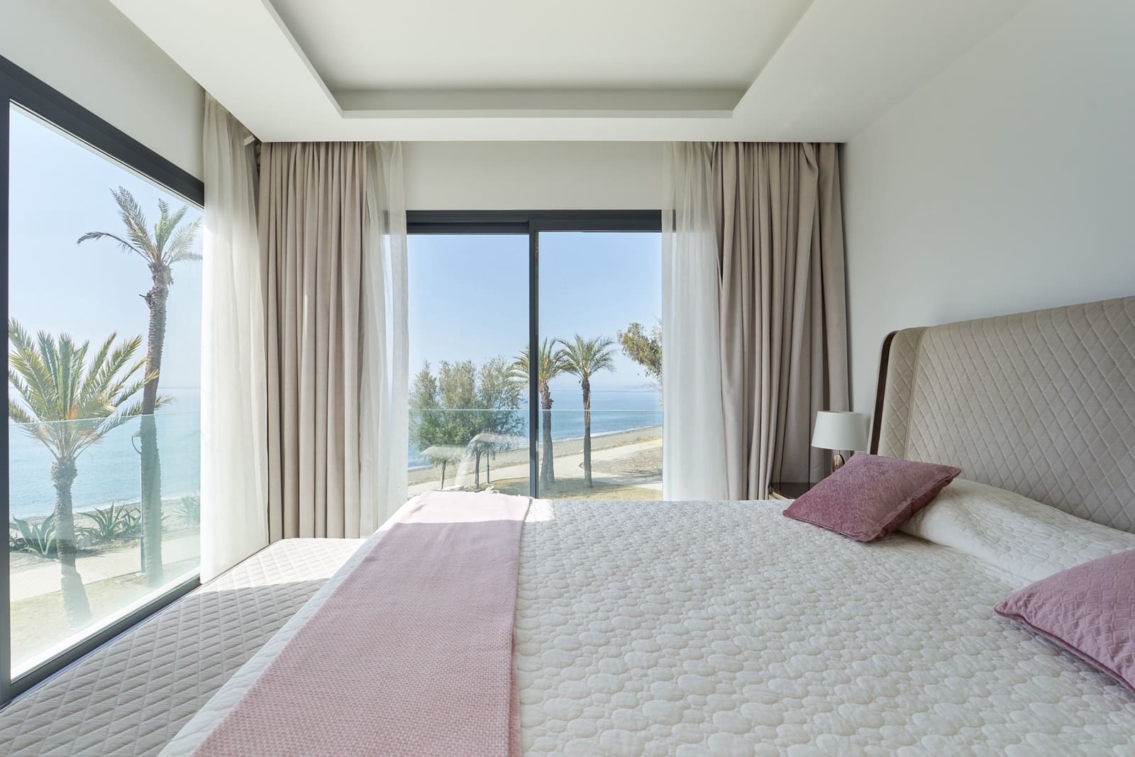 3 sypialnia Dom na sprzedaż w Estepona z basenem garażem - 3 450 000 € (Ref: 9721479)