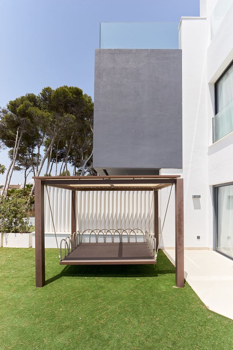 3 sypialnia Dom na sprzedaż w Estepona z basenem garażem - 3 450 000 € (Ref: 9721479)
