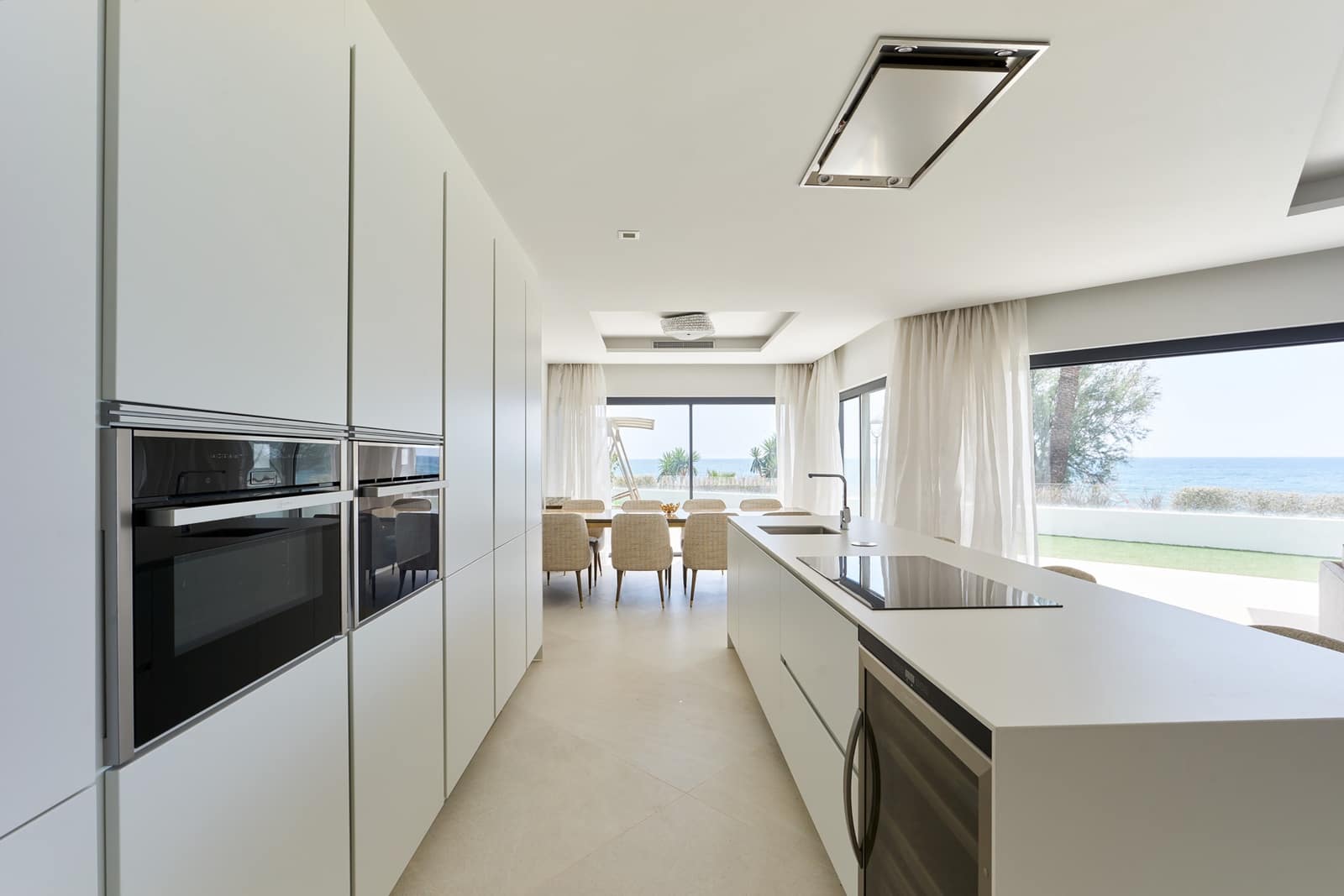 3 sypialnia Dom na sprzedaż w Estepona z basenem garażem - 3 450 000 € (Ref: 9721479)