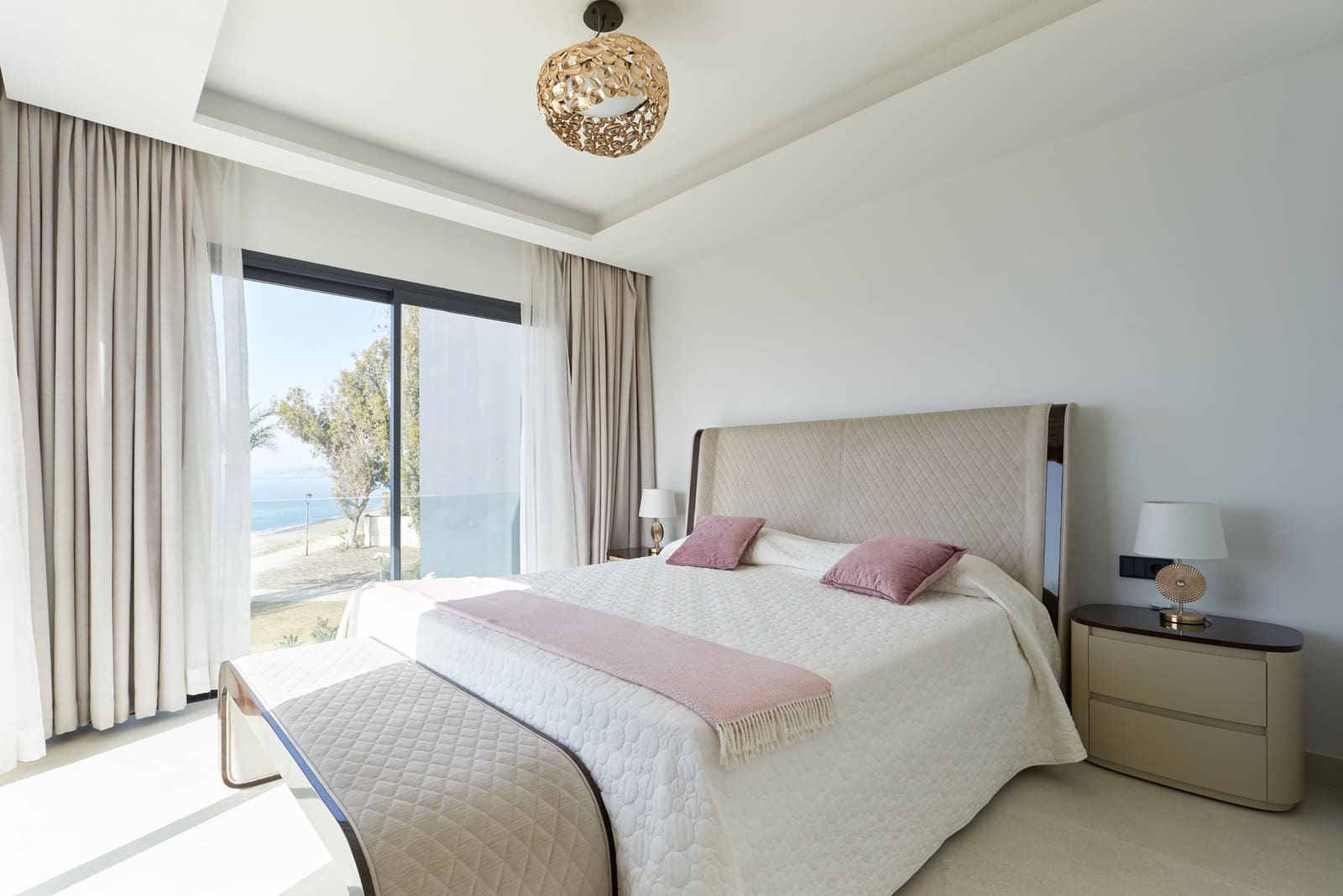 3 sypialnia Dom na sprzedaż w Estepona z basenem garażem - 3 450 000 € (Ref: 9721479)