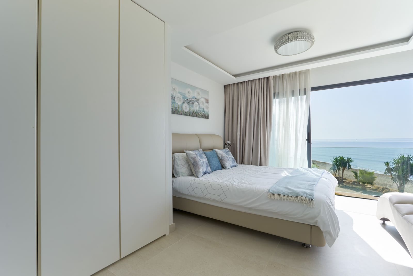 3 sypialnia Dom na sprzedaż w Estepona z basenem garażem - 3 450 000 € (Ref: 9721479)