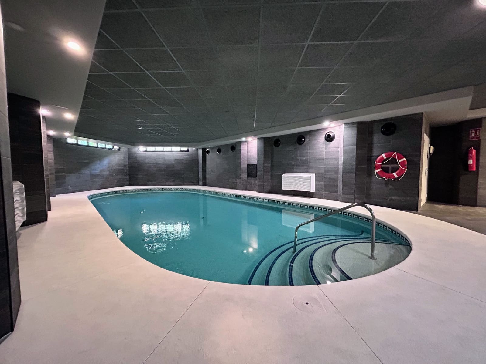 2 bedroom Apartment for sale in Marbella with pool garage - € 665,000 (Ref: 9770388)