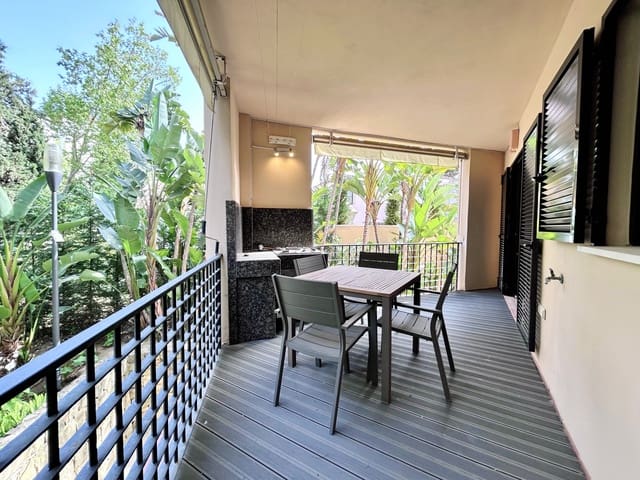 2 soveværelse Lejlighed til salg i Puerto Banus, Marbella med swimmingpool garage - € 665.000 (Ref: 9770388)