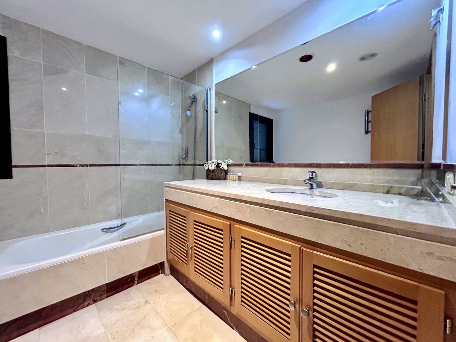 2 Zimmer Apartment zu verkaufen in Marbella mit Pool Garage - 665.000 € (Ref: 9770388)