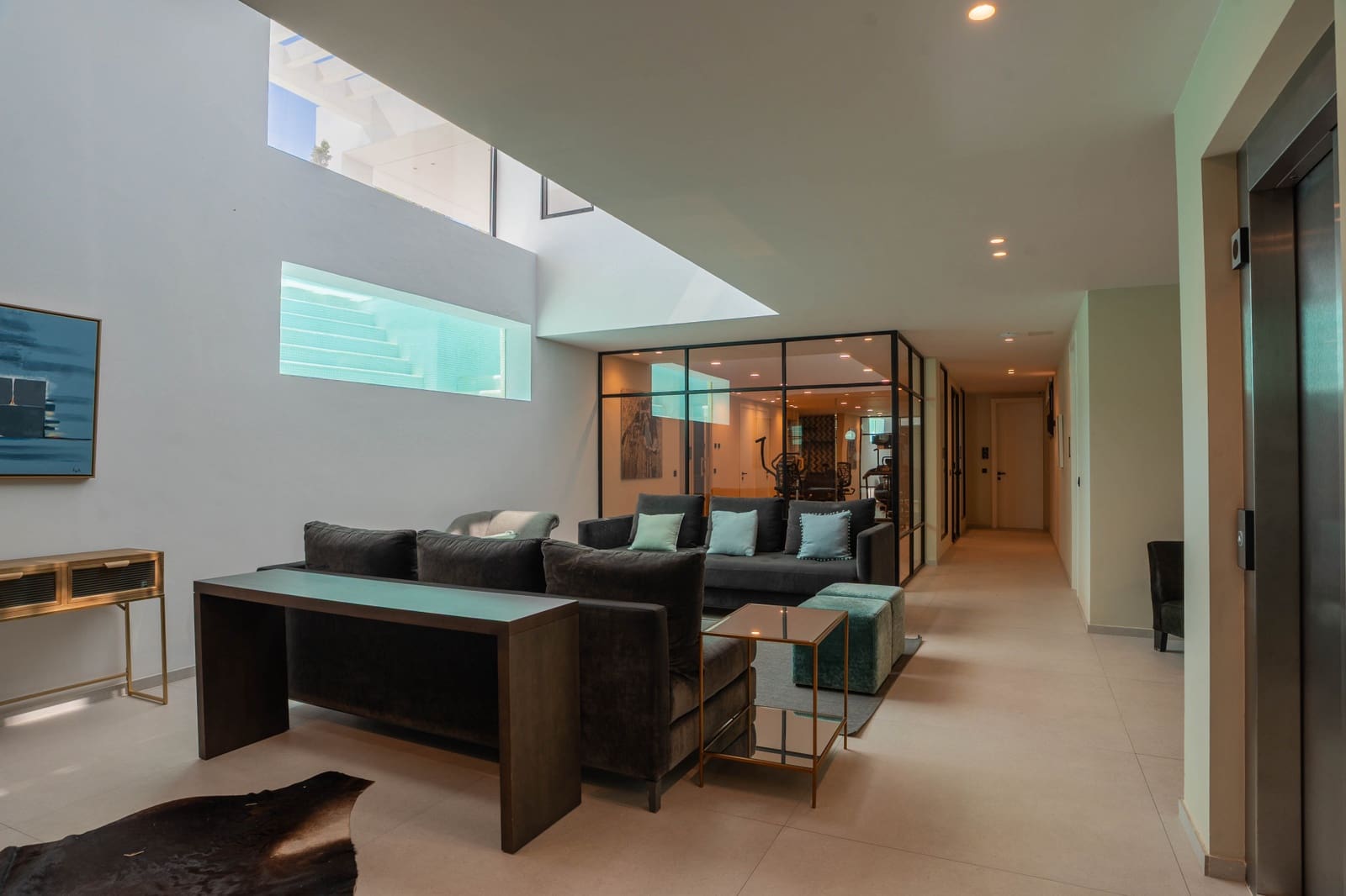 9 bedroom Villa for holiday rental in New Golden Mile with pool garage - € 25,000 (Ref: 9790838)