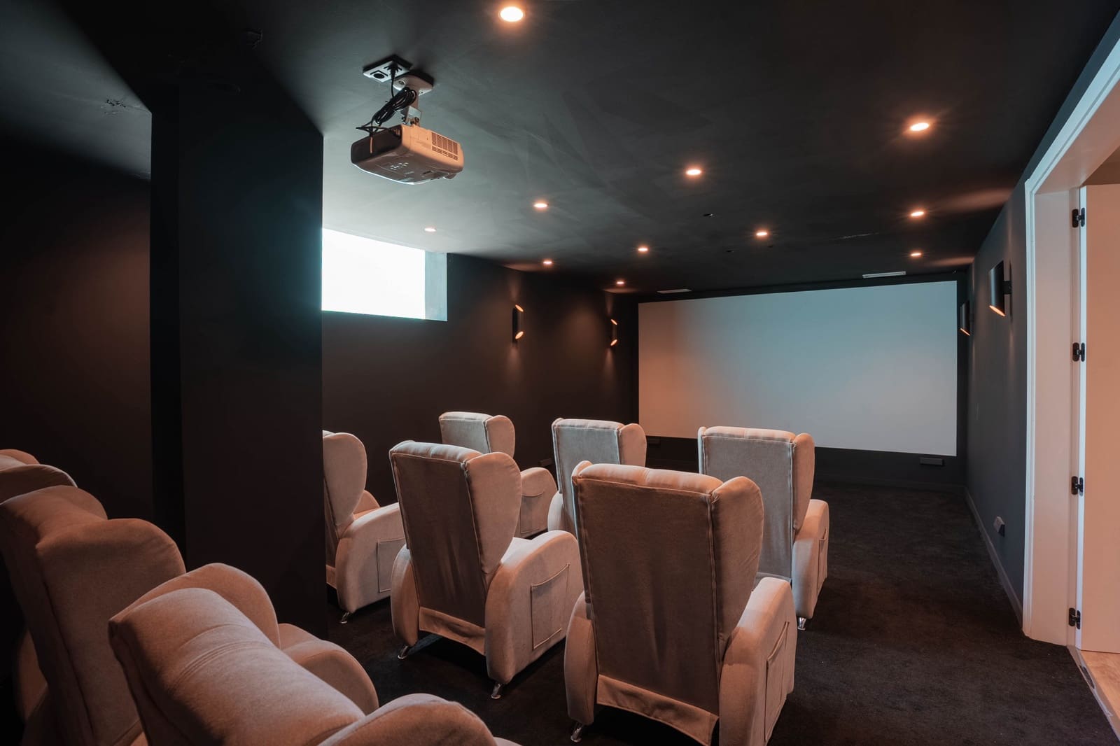 9 bedroom Villa for holiday rental in New Golden Mile with pool garage - € 25,000 (Ref: 9790838)