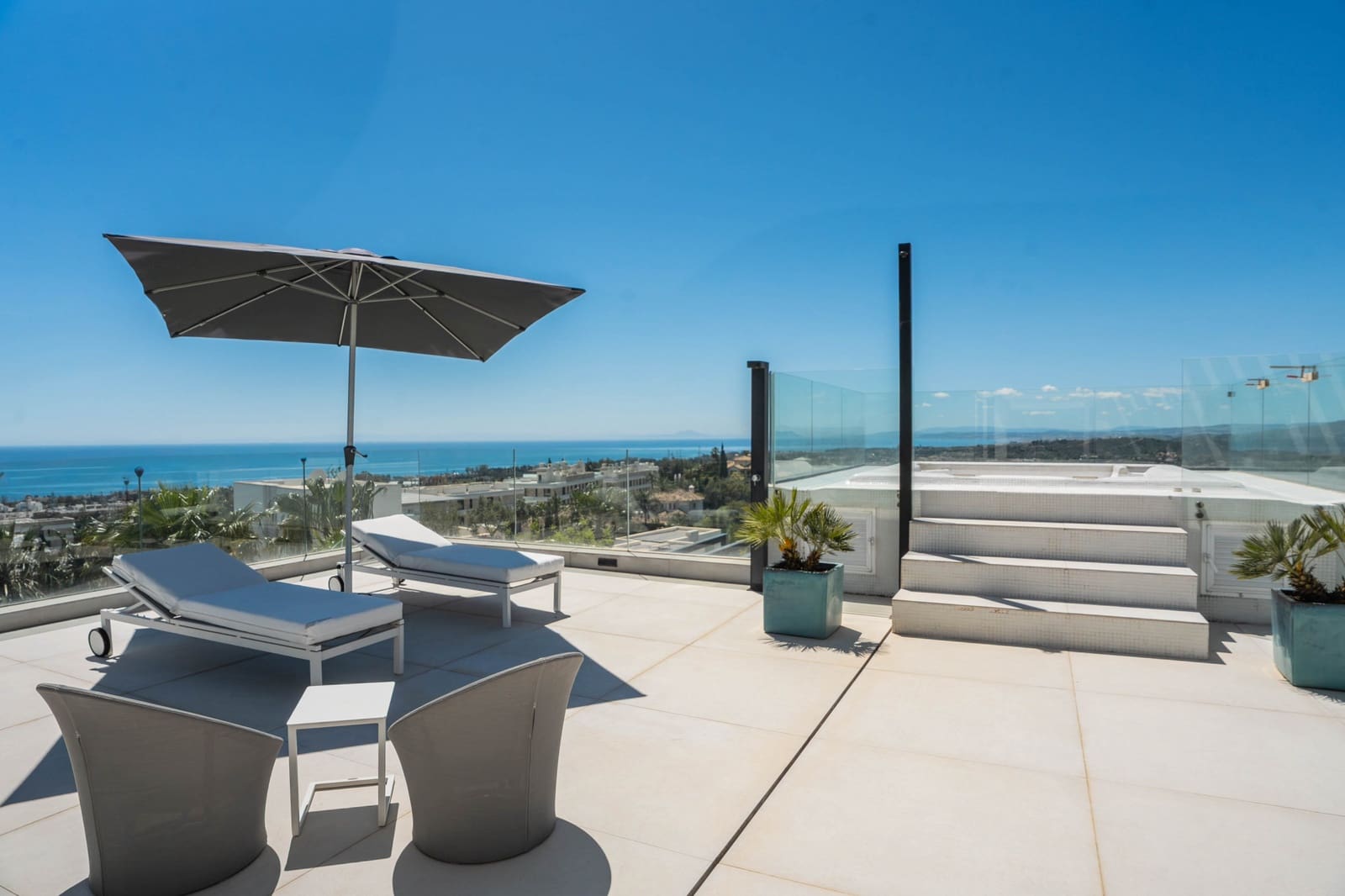 9 bedroom Villa for holiday rental in New Golden Mile with pool garage - € 25,000 (Ref: 9790838)