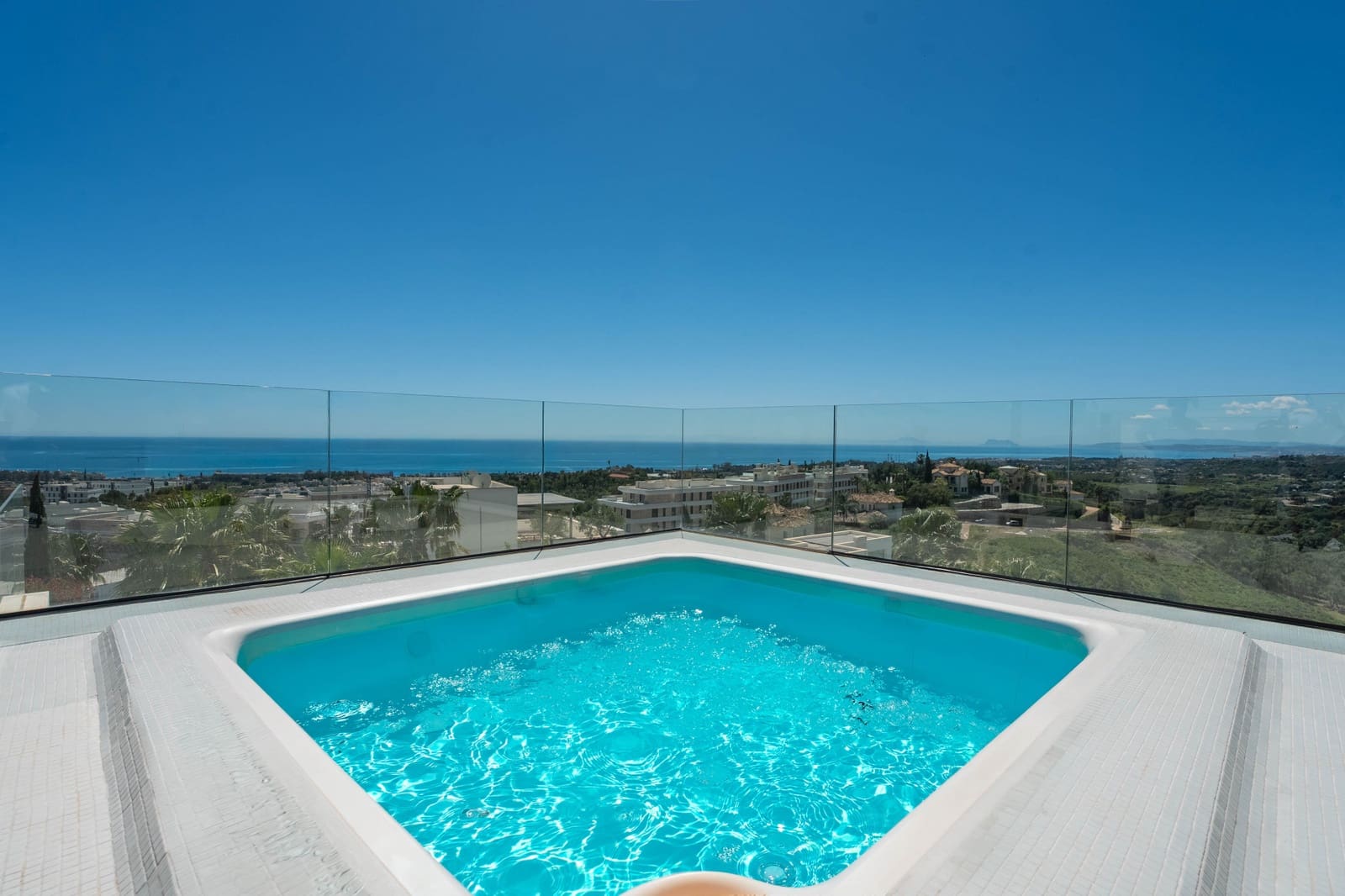 9 bedroom Villa for holiday rental in New Golden Mile with pool garage - € 25,000 (Ref: 9790838)