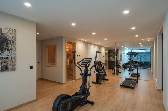 9 makuuhuone Huvila lomavuokrausta paikassa Selwo, Estepona mukana uima-altaan 
autotalli - 25 000 € (Ref: 9790838)