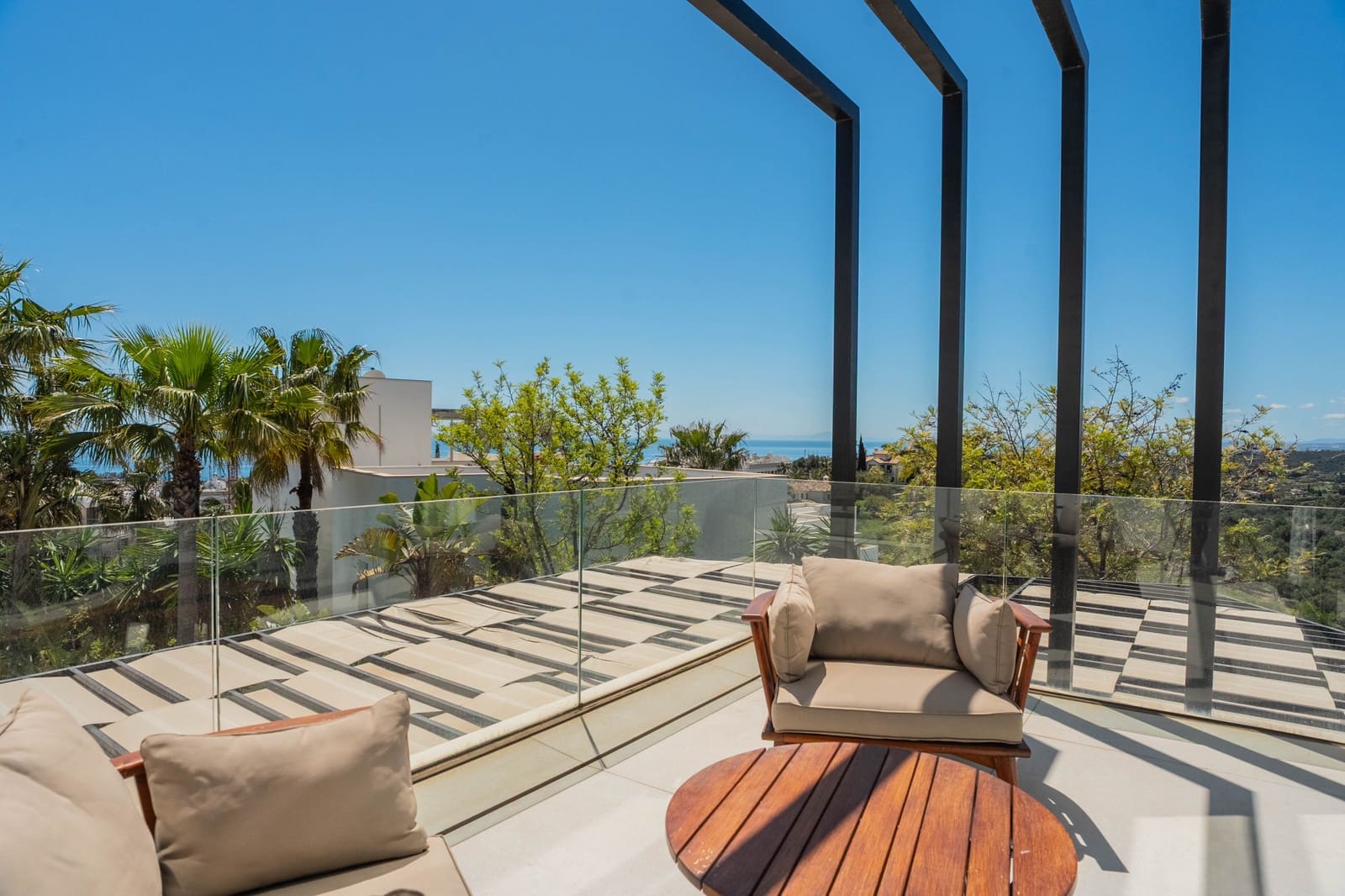 9 bedroom Villa for holiday rental in New Golden Mile with pool garage - € 25,000 (Ref: 9790838)