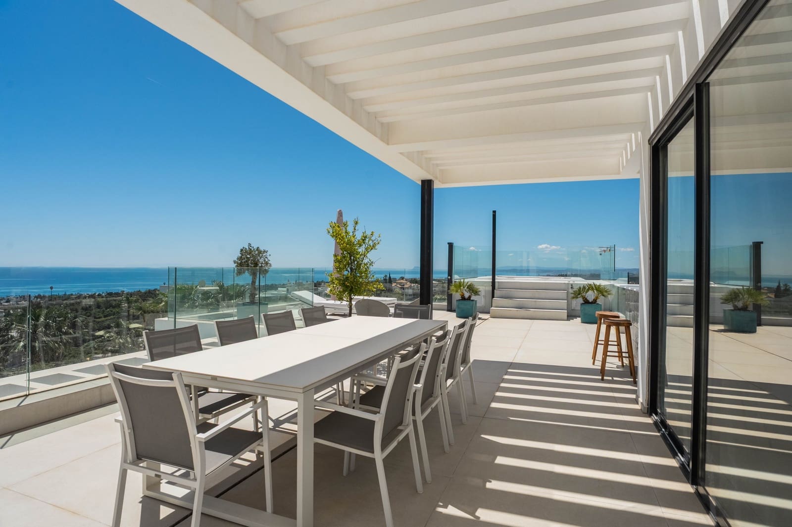 9 bedroom Villa for holiday rental in New Golden Mile with pool garage - € 25,000 (Ref: 9790838)