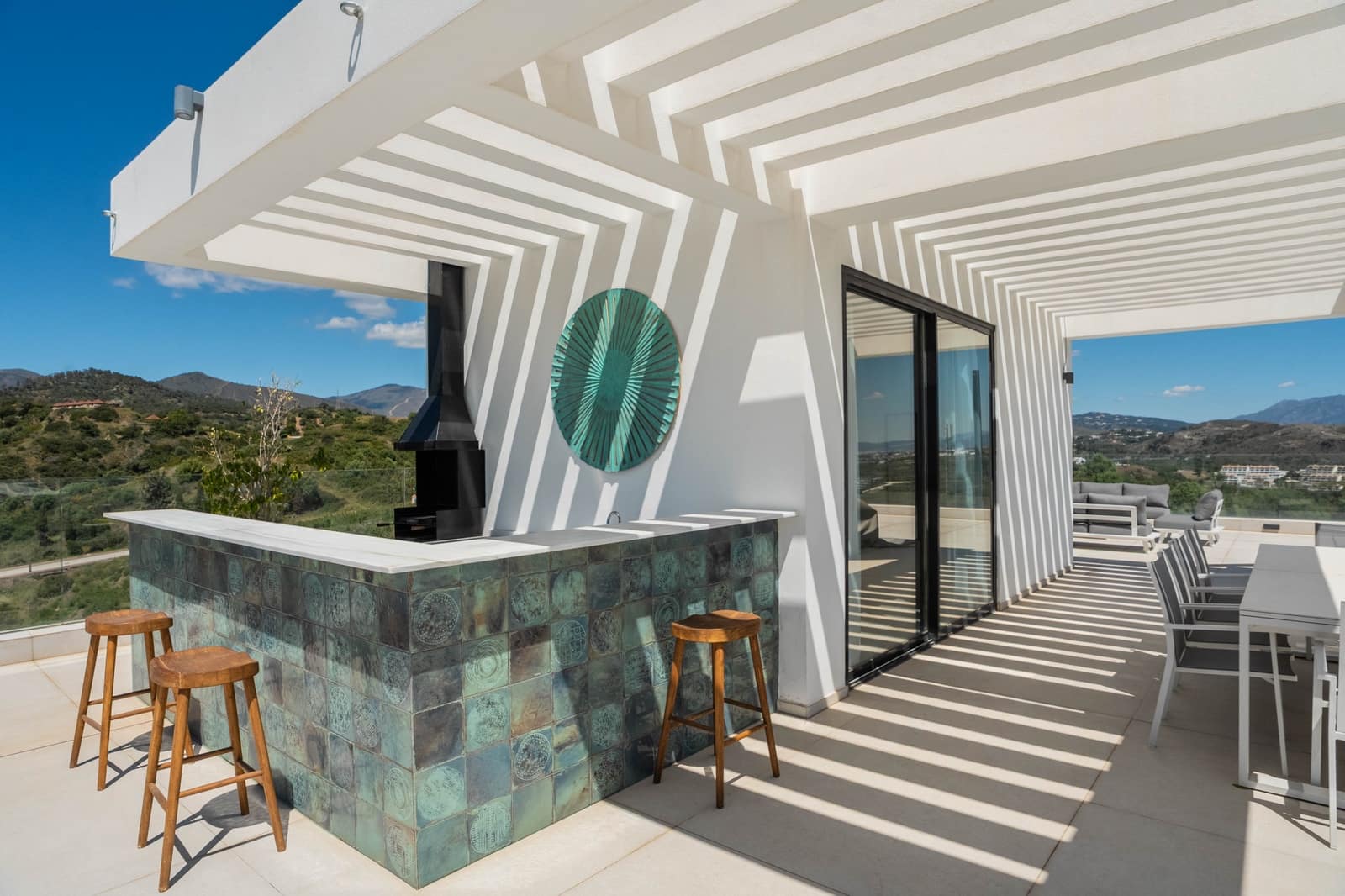 9 bedroom Villa for holiday rental in New Golden Mile with pool garage - € 25,000 (Ref: 9790838)