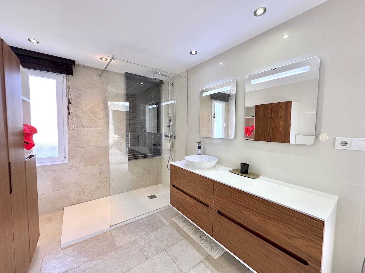 3 bedroom Penthouse for sale in Estepona with pool - € 1,850,000 (Ref: 9794352)