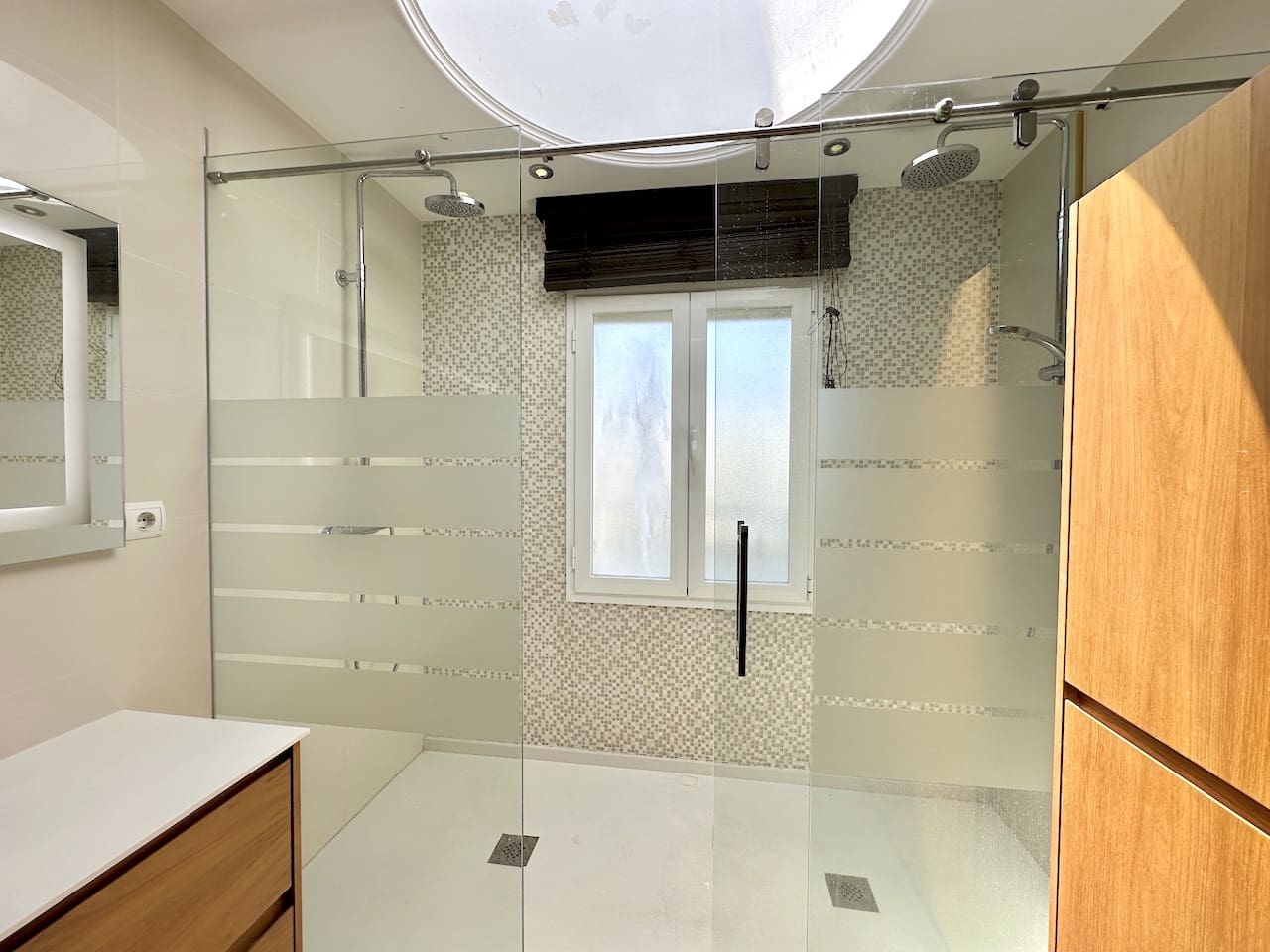 3 makuuhuone Kattohuoneisto myytävänä paikassa Estepona mukana uima-altaan - 1 850 000 € (Ref: 9794352)
