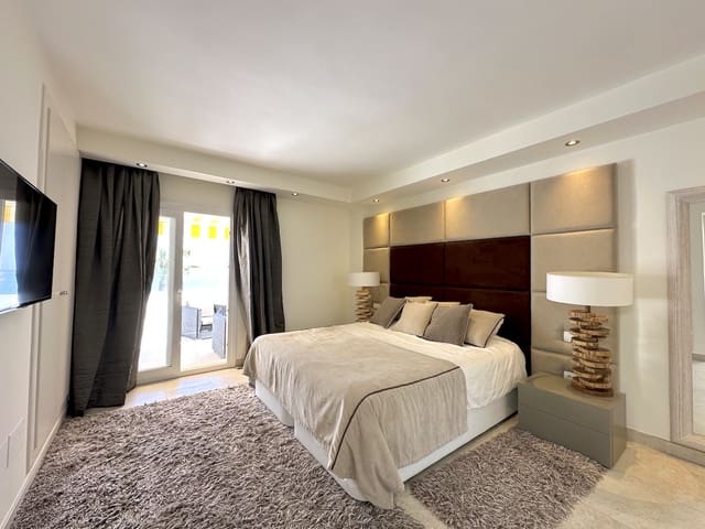 3 sypialnia Penthouse na sprzedaż w El Velerín, Estepona z basenem - 1 850 000 € (Ref: 9794352)