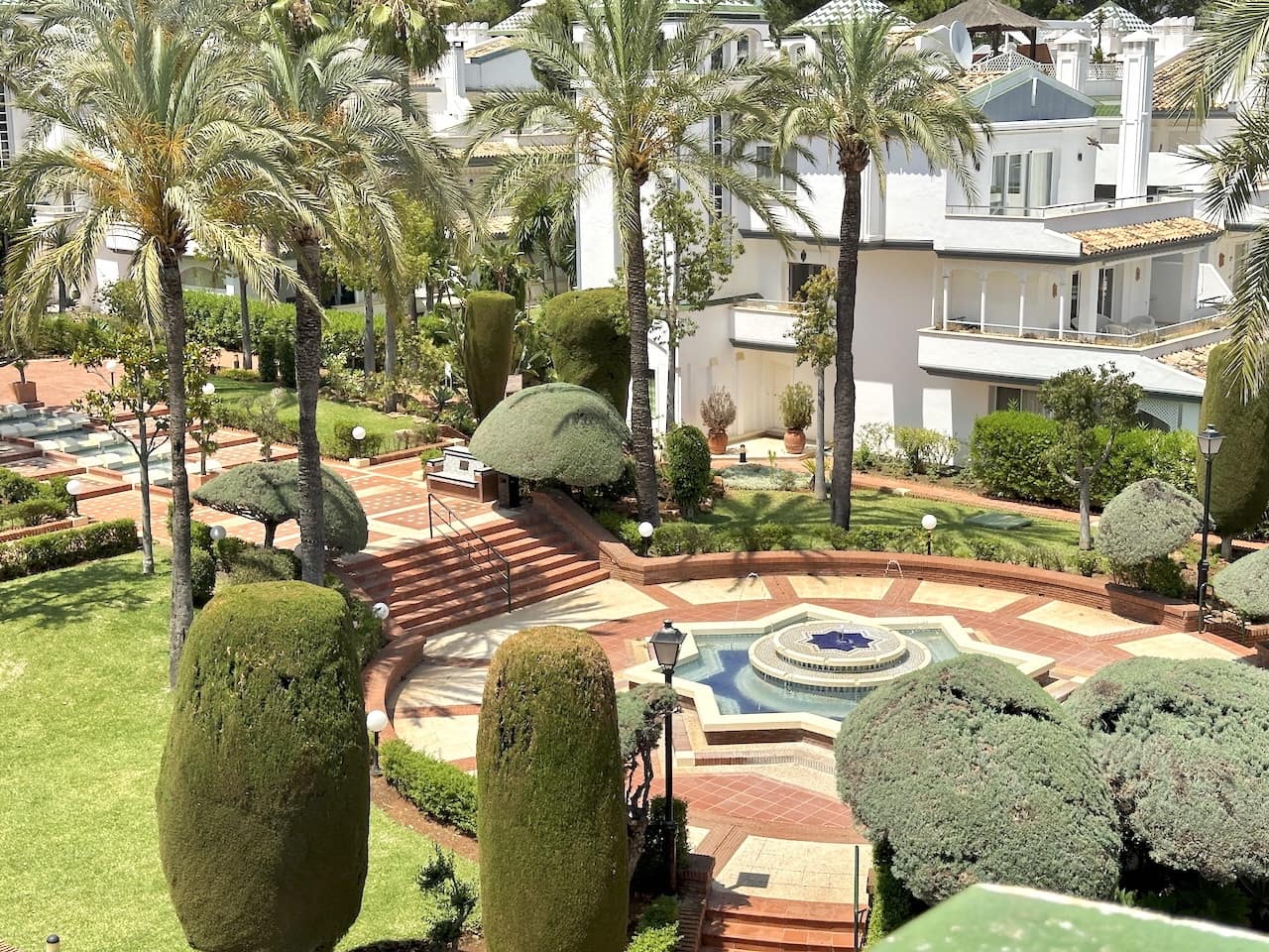 3 makuuhuone Kattohuoneisto myytävänä paikassa Estepona mukana uima-altaan - 1 850 000 € (Ref: 9794352)